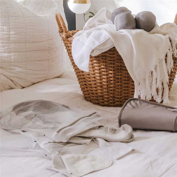 Full Circle Anti Static & Lint Removing Mitt Carousel 2
