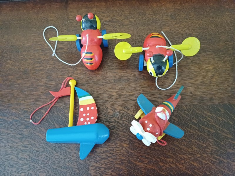 Traditional Buzzy Bee Hanging Ornaments Carousel 2
