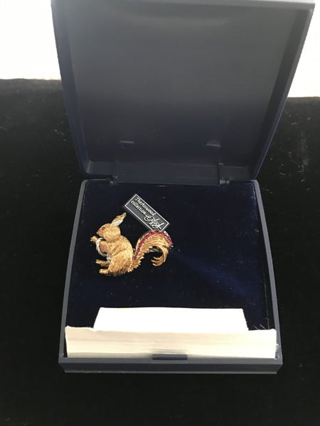 22 ct Gold Plated Squirrel Brooch. The Attwood Collection ( Rare Find ) Carousel 1
