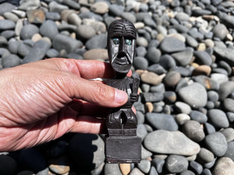 Maori Tekoteko Figurine Statue Resin Wood-like Paua Eyes Sculpture Carousel 1