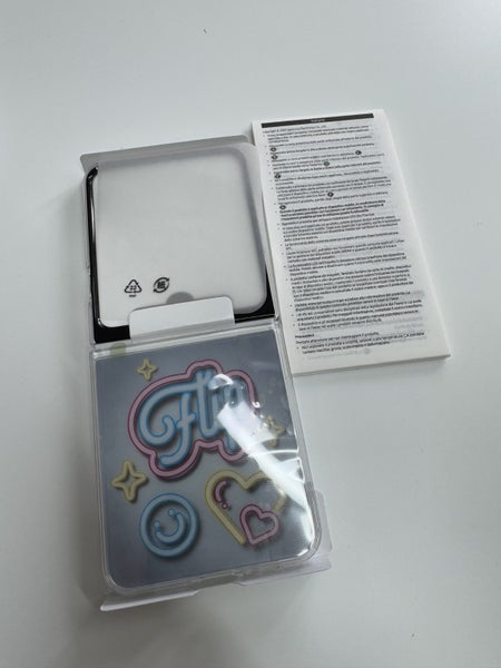 Samsung Galaxy Z Flip6 (2024) Flipsuit Case (case + LED card) Transparancy Carousel 3