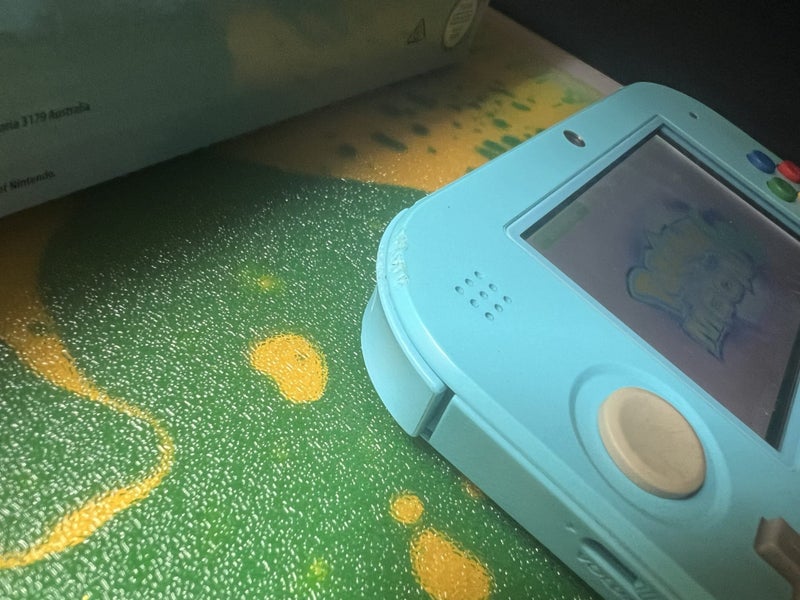 Pokémon moon 2ds console with box and charger Carousel 2