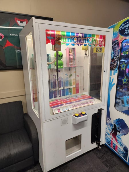 Dunk Tank Arcade Game Carousel 1