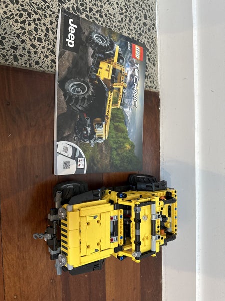 Technic LEGO: Jeep 42122 - cool gift idea! Carousel 1