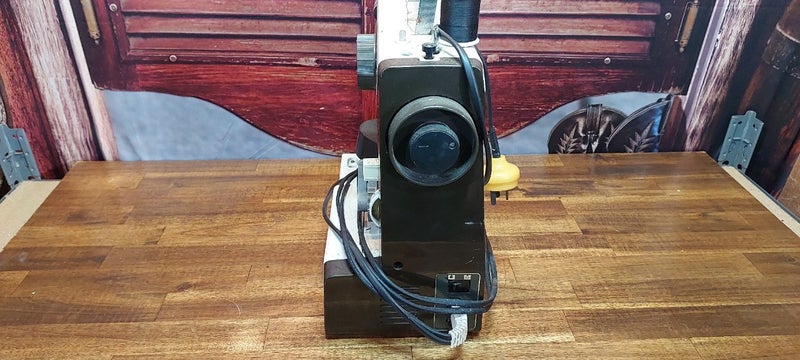 VINTAGE TOYOTA SEWING MACHINE #5001 Carousel 2