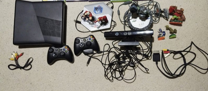 Xbox 360 bundle +27games Carousel 1