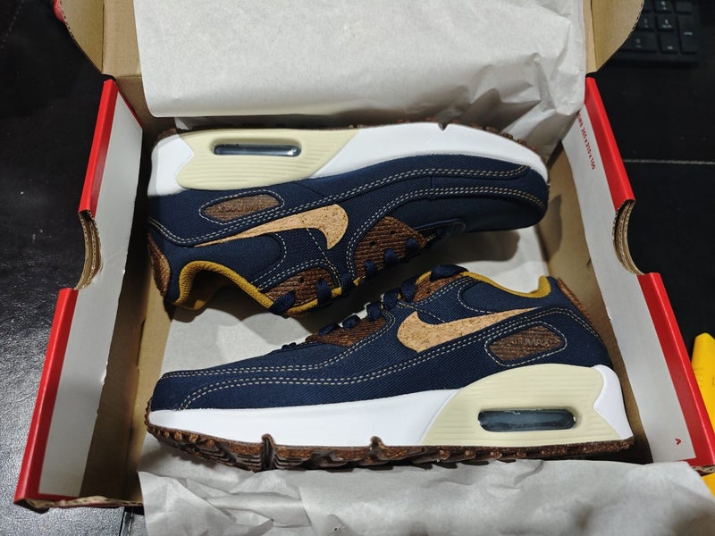 Brand New Nike Air Max 90 SE AI GS SIZE US 3.5Y Carousel 1