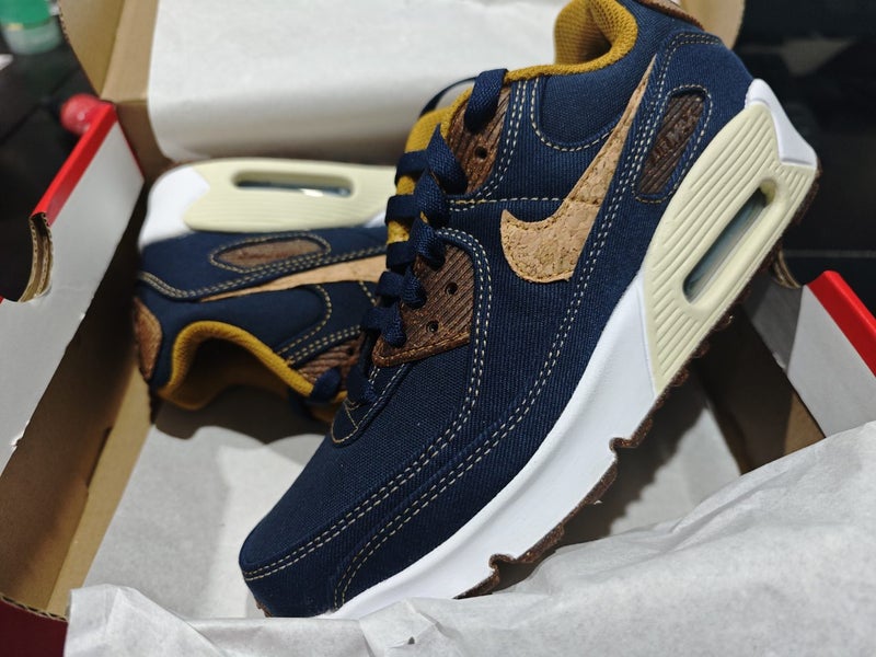 Brand New Nike Air Max 90 SE AI GS SIZE US 3.5Y Carousel 2