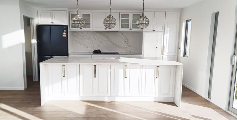 Hampton-style kitchen - Kitchen Cabinet, bench top design and installation Carousel 1
