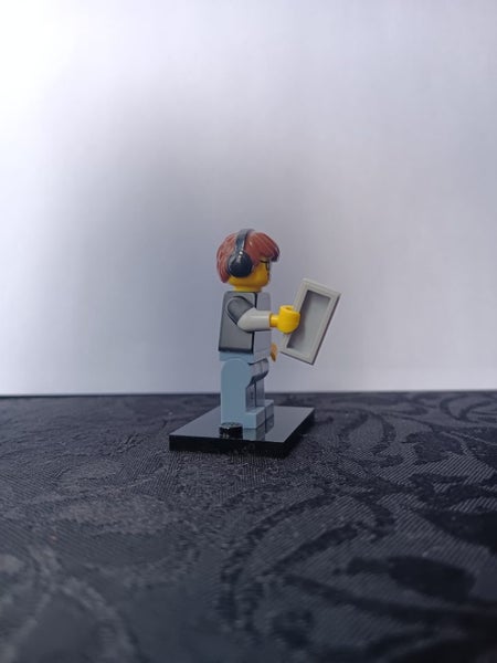 Lego minifigure Video Game Guy, Series 12 Carousel 2