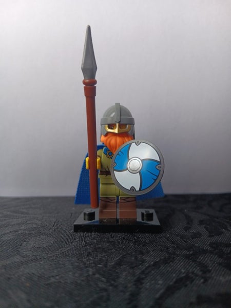 Lego minifigure Viking, Series 20 (b) Carousel 1