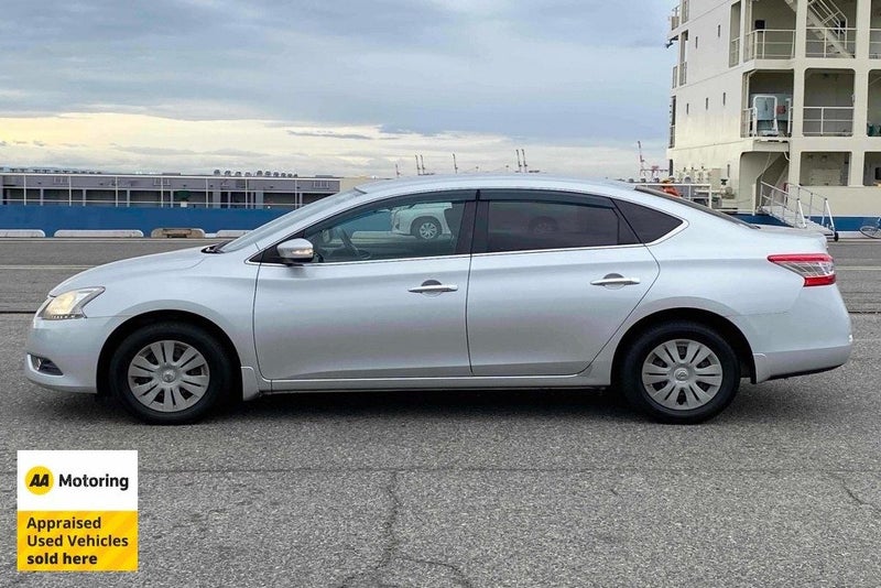 2013 Nissan Bluebird Sylphy / Low 55kms62863264964225112