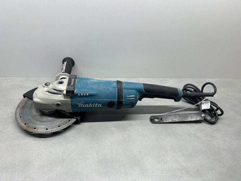 MAKITA (GA9040S) 230mm 2,300W Angle Grinder Carousel 1