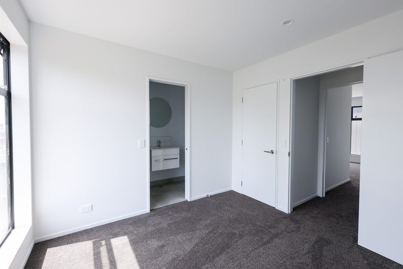 Image 1 of 20