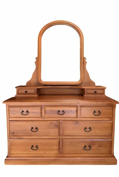 Absolutely stunning Horizon solid rimu dresser- FULLY RESTORED~~~~~ Carousel 1