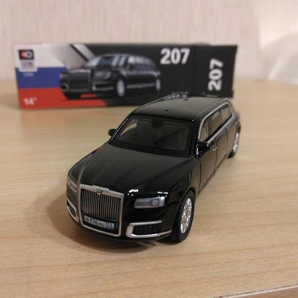 Aurus Senat Limousine 1/64 model Carousel 1