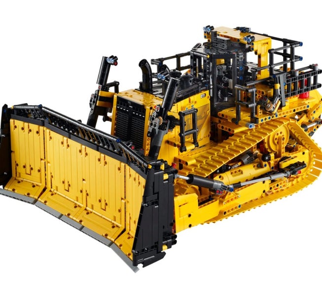 Lego Technic 42131 Cat D11 Bulldozer Carousel 2