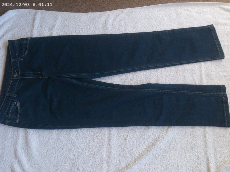 NOW-DARK BLUE JEANS SZ12 Carousel 1