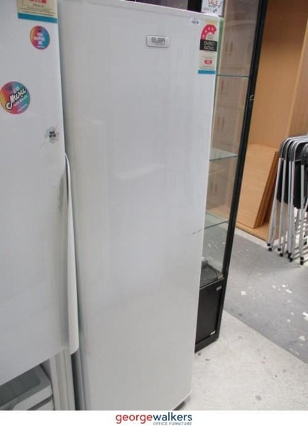PR5574 - White Fisher & Paykel Refrigerator Carousel 1
