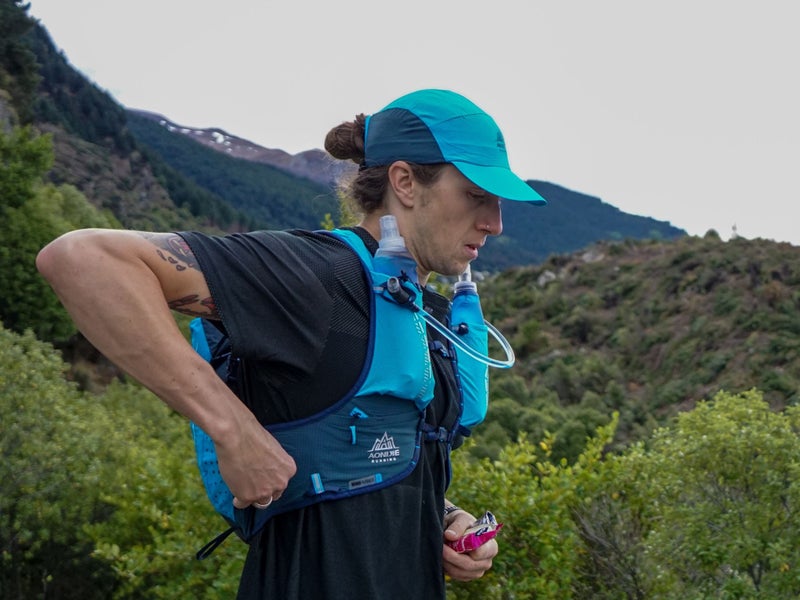AONIJIE 18L Hydration Vest - Ultra Carousel 1