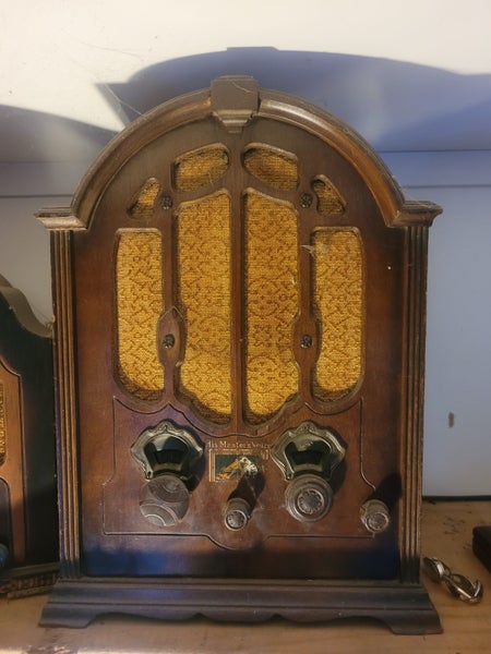 HMV cathedral radio vintage Carousel 1