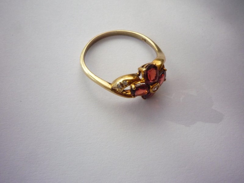 18 ct Gold Garnet & Diamond Dress Ring Carousel 2