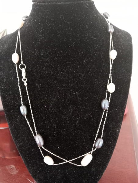 Natural pearl necklace Carousel 1
