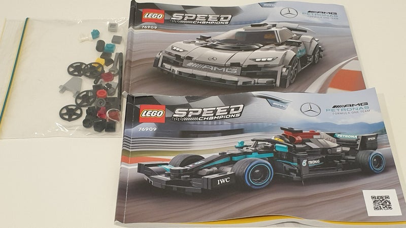 LEGO Speed Champions 76909 Mercedes AMG F1 W12 E Performance F1 & Project One Carousel 4