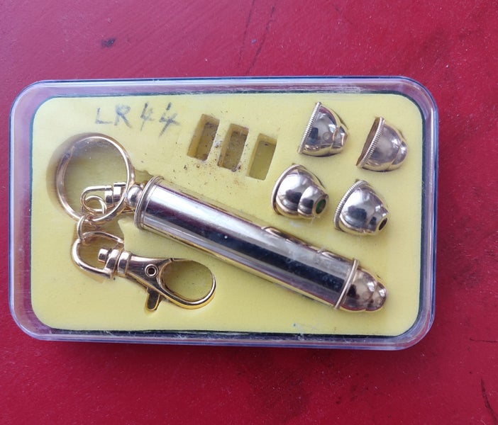 Red Laser Pointer with different heads needs lr44 batteries Carousel 1