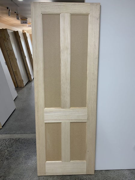 PAINT QUALITY PIONEER INTERIOR DOOR 1980MM HIGH X 710MM WIDE Carousel 1