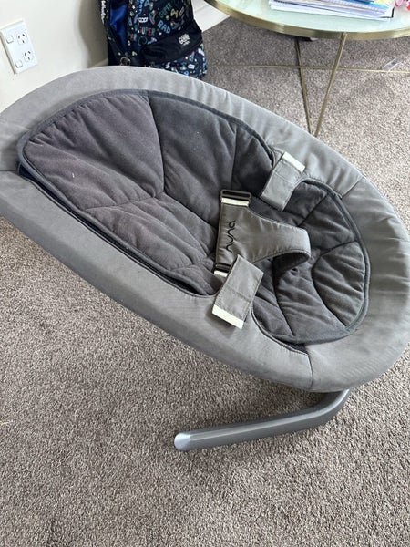 NUNA LEAF GROW BABY SEAT - CHARCOAL Carousel 1