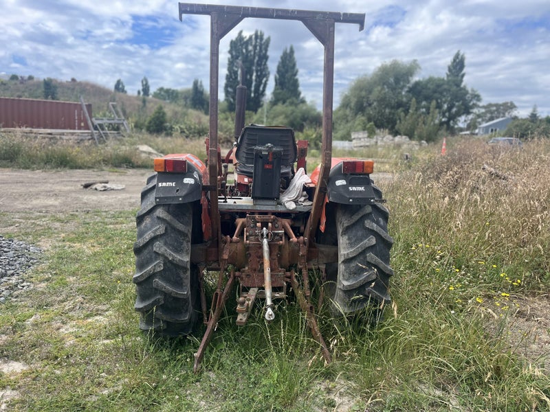 383 International 4x4 tractor Carousel 1