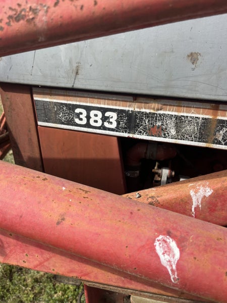 383 International 4x4 tractor Carousel 10