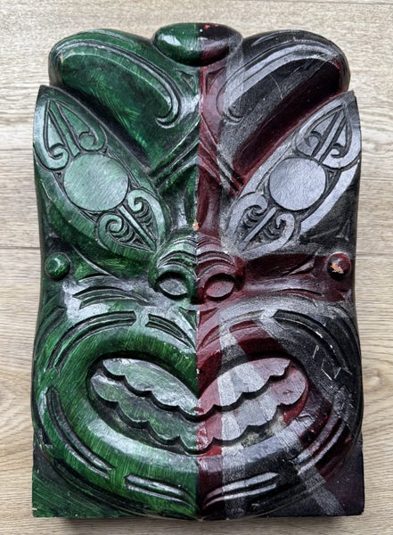 Maori Carving “ Face Of A Nation ” 1962 Carousel 1