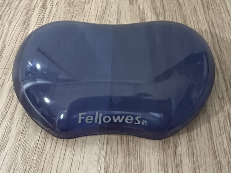 FELLOWES computer gel crystal flex wrist rest Carousel 1