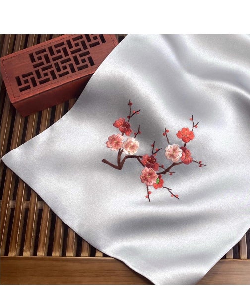 Suzhou Embroidery Handmade Silk Floral Embroidered Handkerchief Carousel 1