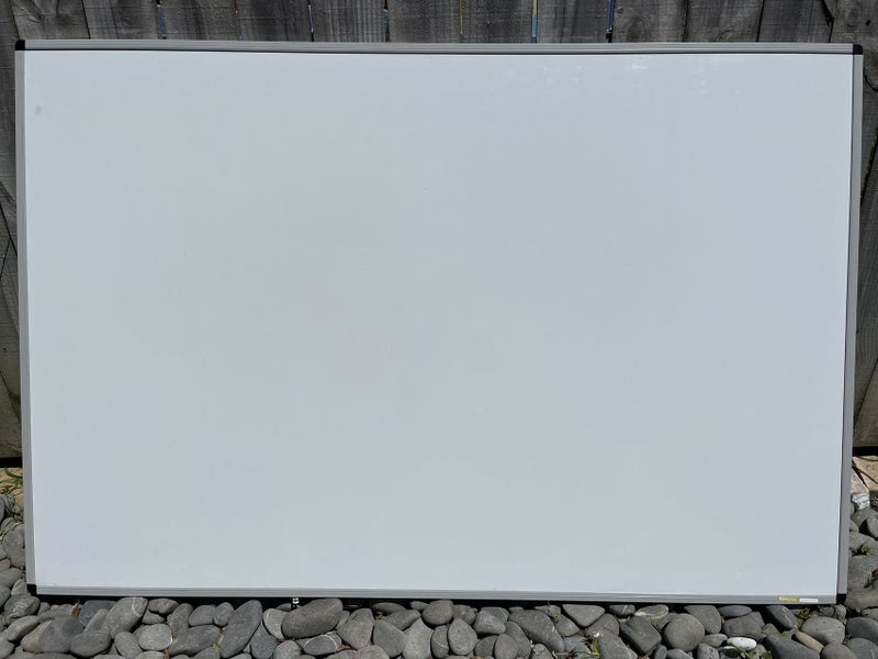 RESINO magnetic whiteboard Carousel 1