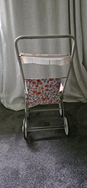 Cute Retro Dolls Pushchair Carousel 2