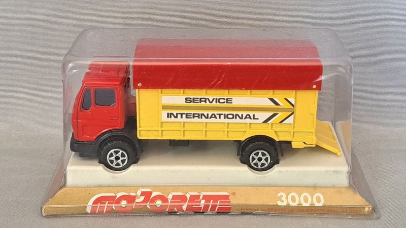 ~ Majorette 300 Series #318 Mercedes Service International Truck ~ Carousel 1