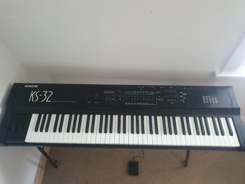 ENSONIQ KS- 32 Keyboard Carousel 1