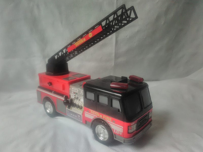 TONKA FIRE ENGINE, Large Toy with Lights and Sound. Carousel 2