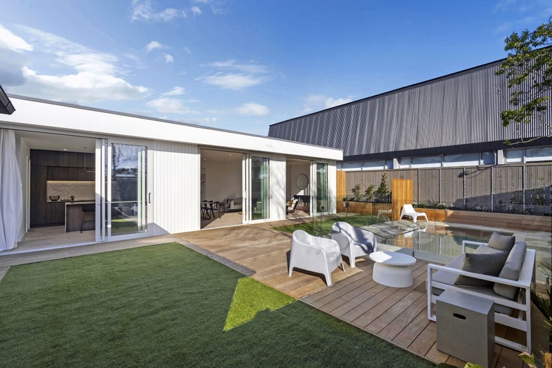 GARAPA DECKING FSC – 140x25 – Beautiful Golden Hardwood – $22.14 Per Metre64239264993538114