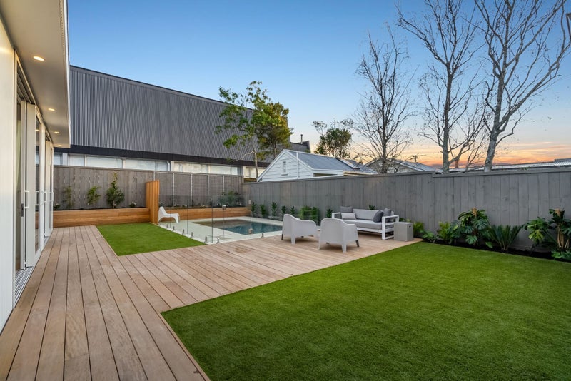 DECKING 140 X 32 GARAPA S4S FSC100% BUY NOW PER M !!!! $35.13 per m64287975260161114