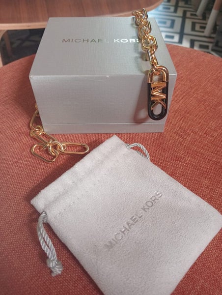 **BEAUTIFUL WOMANS DESIGNER "MICHAEL KORS" LOGO GOLD LINK NECKLACE** Carousel 2