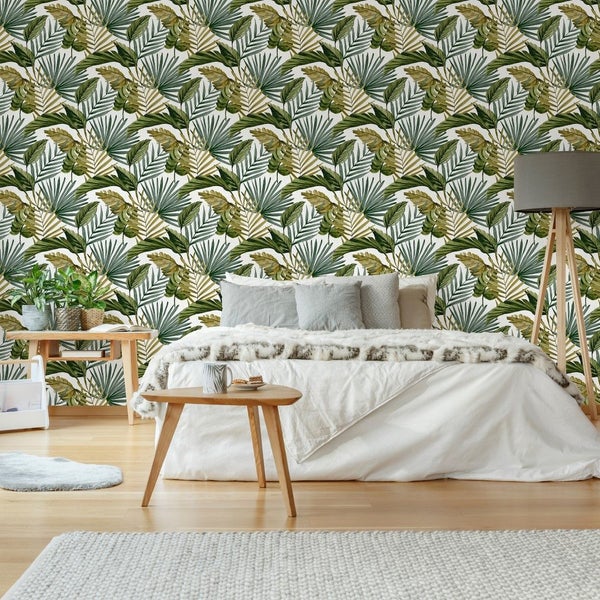 Wallpaper. Flow - Green. #119505 Lot 001. PTW. 1 x 1.0m SAMPLE LENGTH. Carousel 2