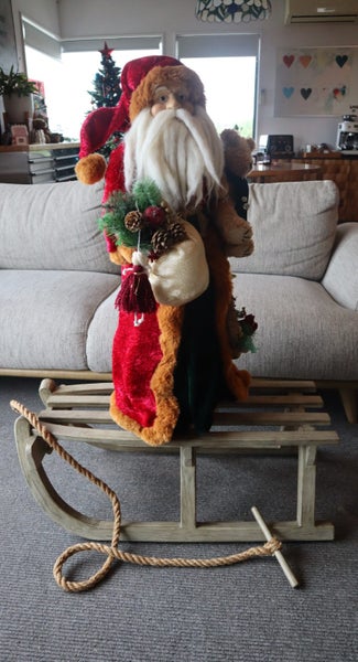 Beautiful Sleigh / Sled for decor / display, film, TV production prop Carousel 2