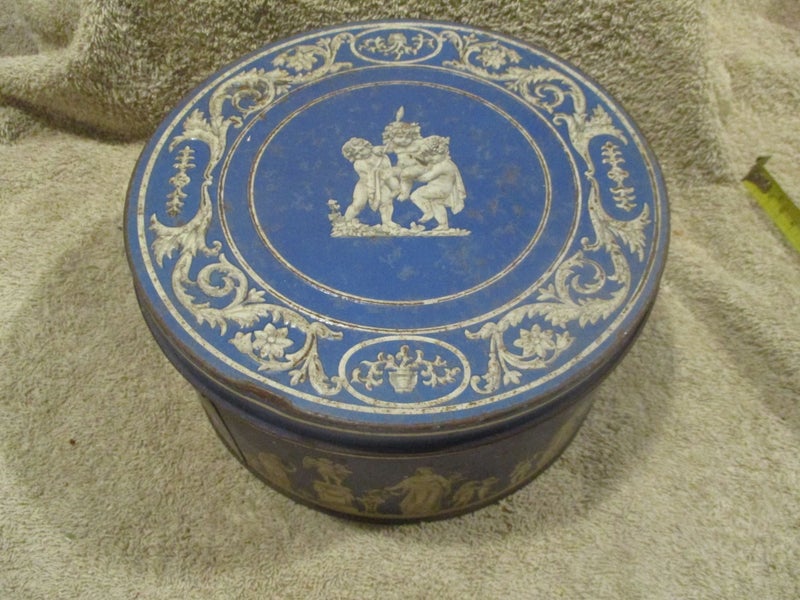 Tin - Blue with White Figures Carousel 1
