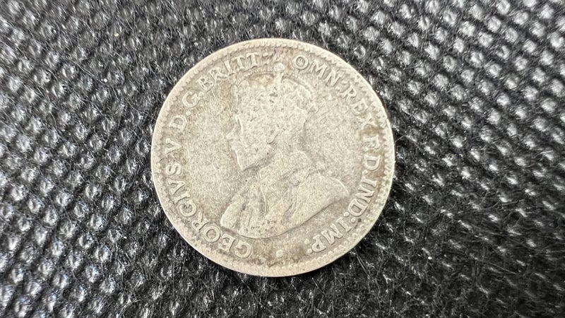 1916 Australian Threepence Silver Coin - Key Date - Lot Y760 Carousel 2
