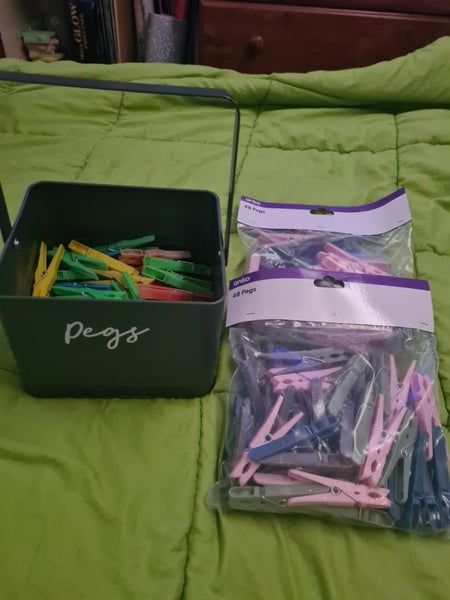 Bulk pegs Carousel 1