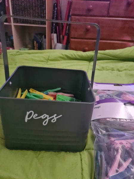 Bulk pegs Carousel 3